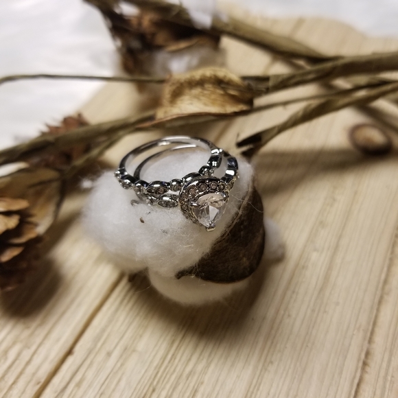 ๐๐Very Pretty 2pc Pear Shape CZ Ring๐๐ - Picture 7 of 10